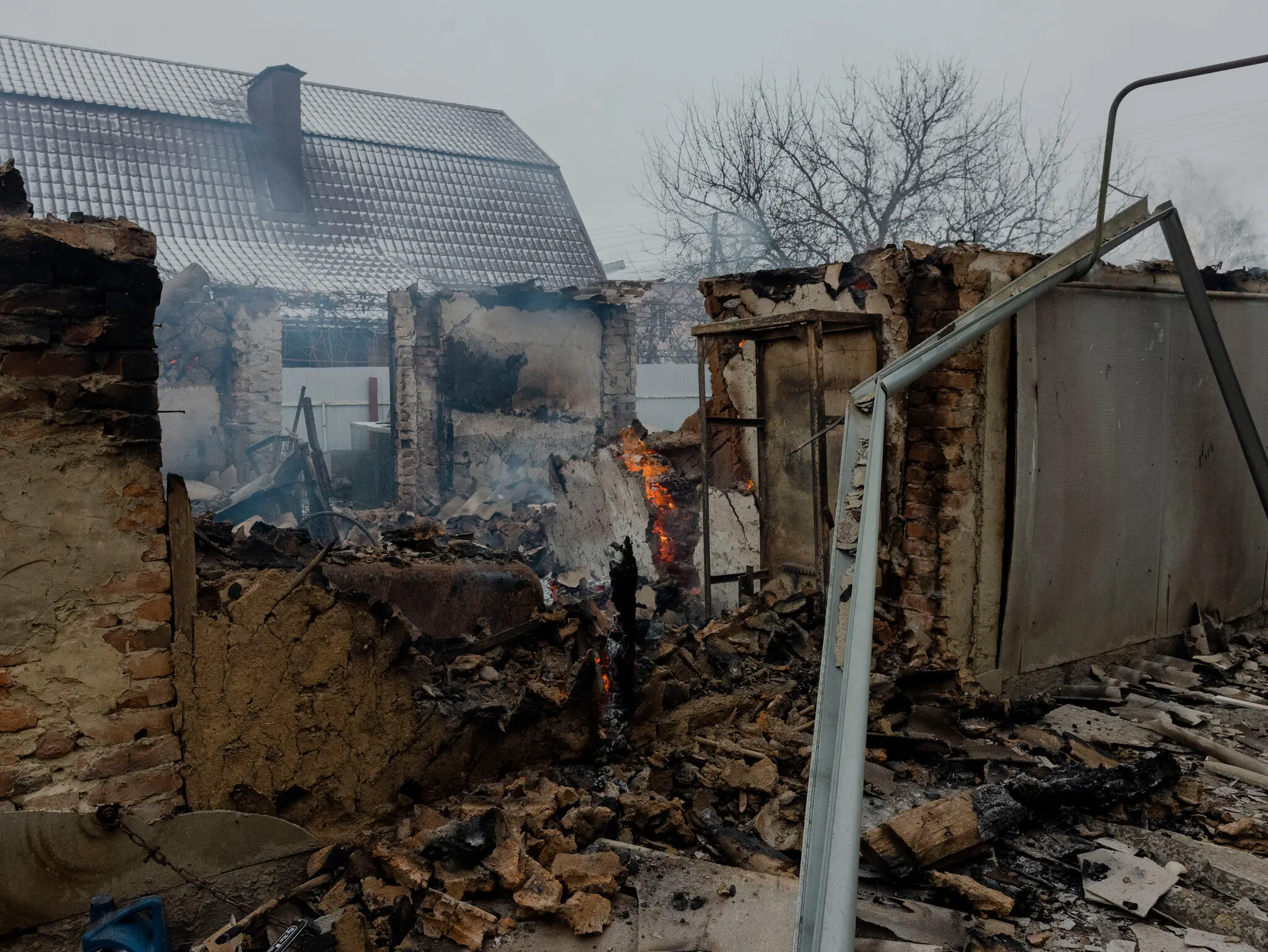 Будинок, зруйнований атакою безпілотника в Великому Солдатському, селі на північний схід від Суджі в Курській області.